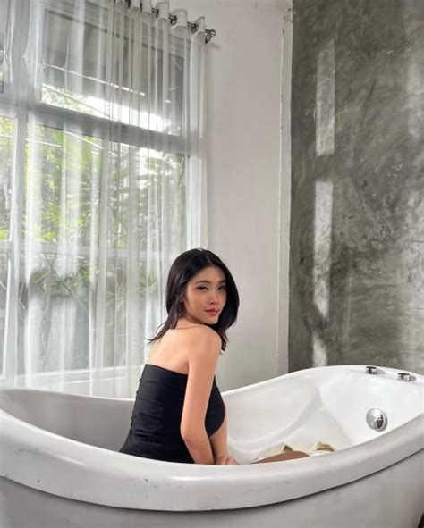 anastasya khosasih bugil|Anastasya Khosashi Bugil di Bathtub, Area Sensitif Ada